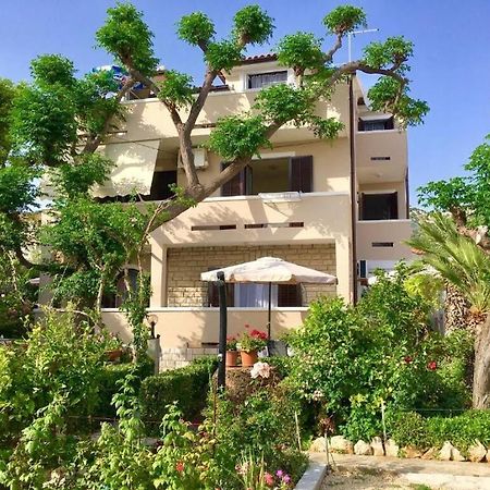 Apartments Zdenka - Garden Terrace Barbat na Rabu Kültér fotó