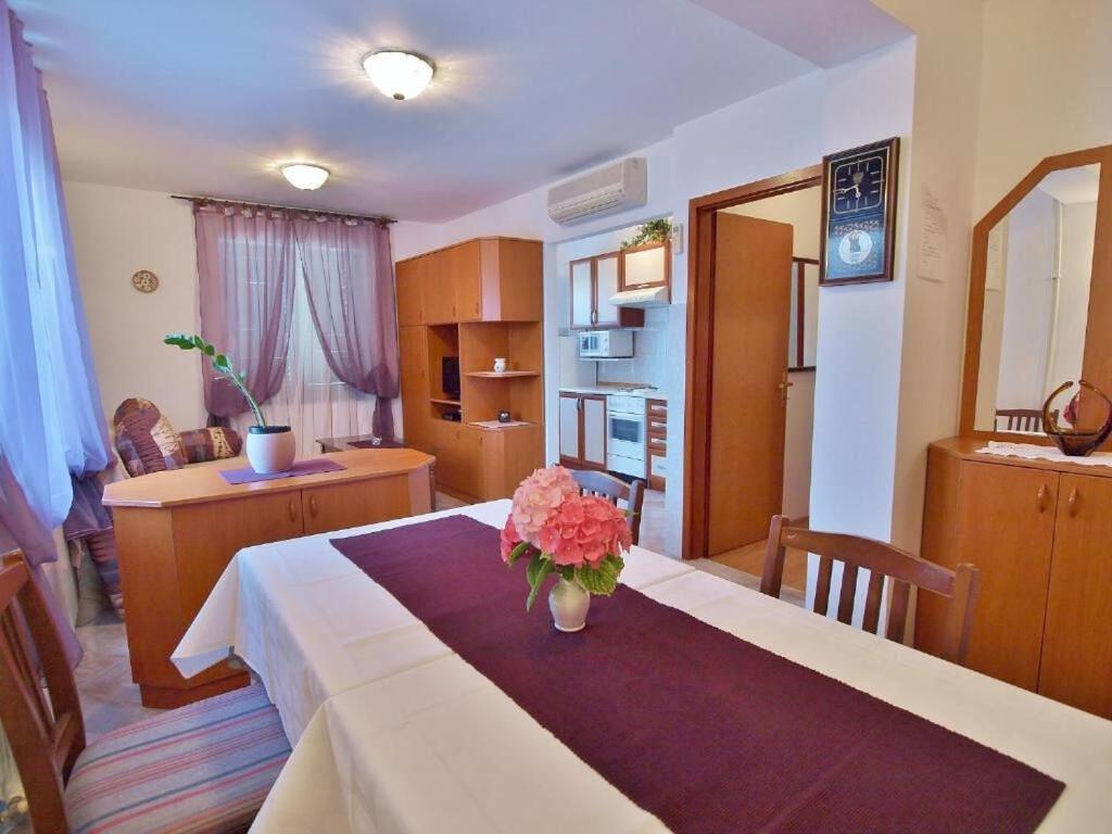Apartments Zdenka - Garden Terrace Barbat na Rabu Kültér fotó