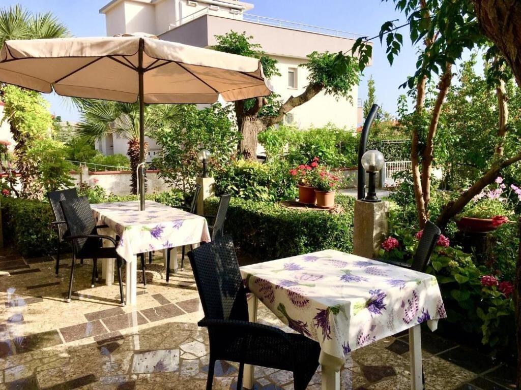 Apartments Zdenka - Garden Terrace Barbat na Rabu Kültér fotó