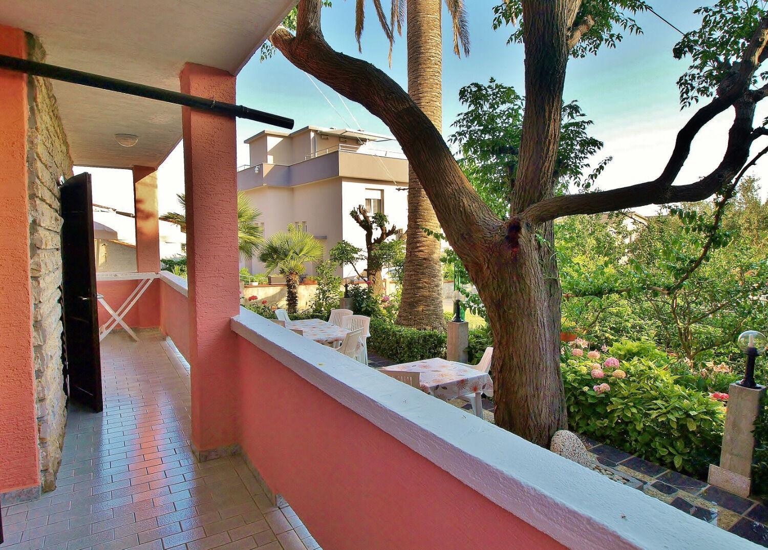 Apartments Zdenka - Garden Terrace Barbat na Rabu Kültér fotó